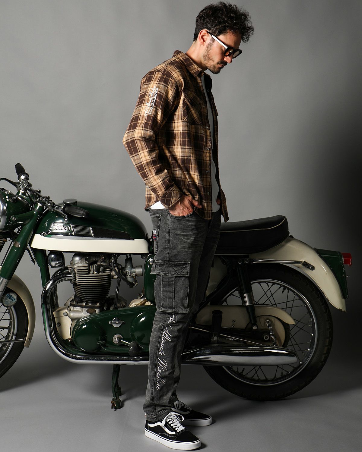 ブラウン：186cm(Lサイズ着用)