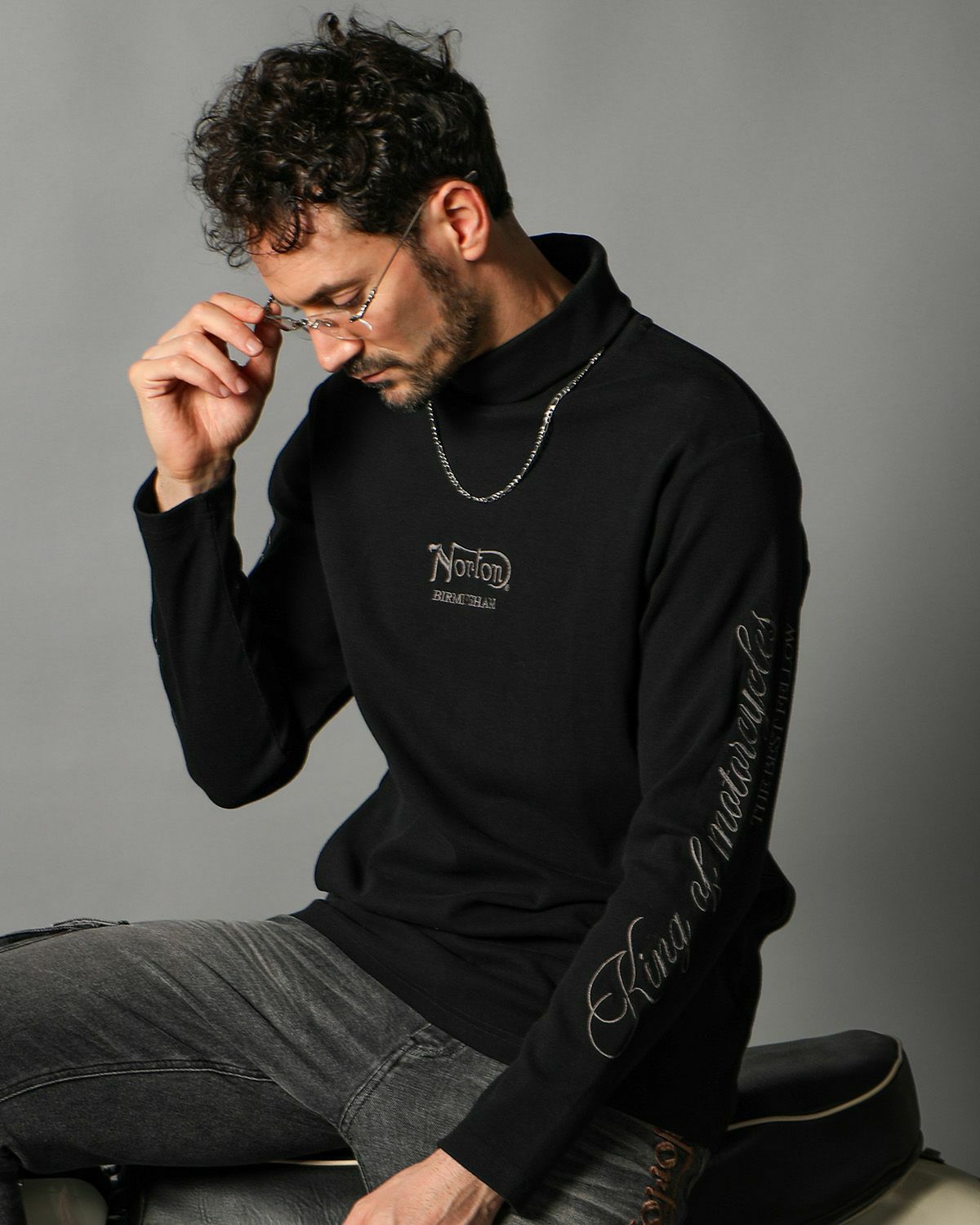 ブラック：186cm(XLサイズ着用)