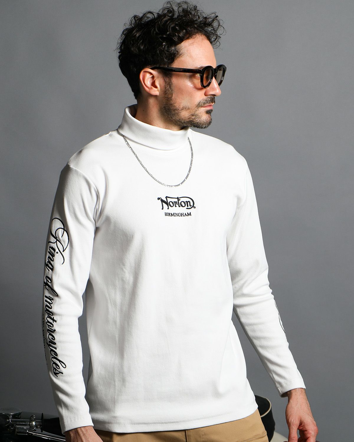 ホワイト：186cm(Lサイズ着用)