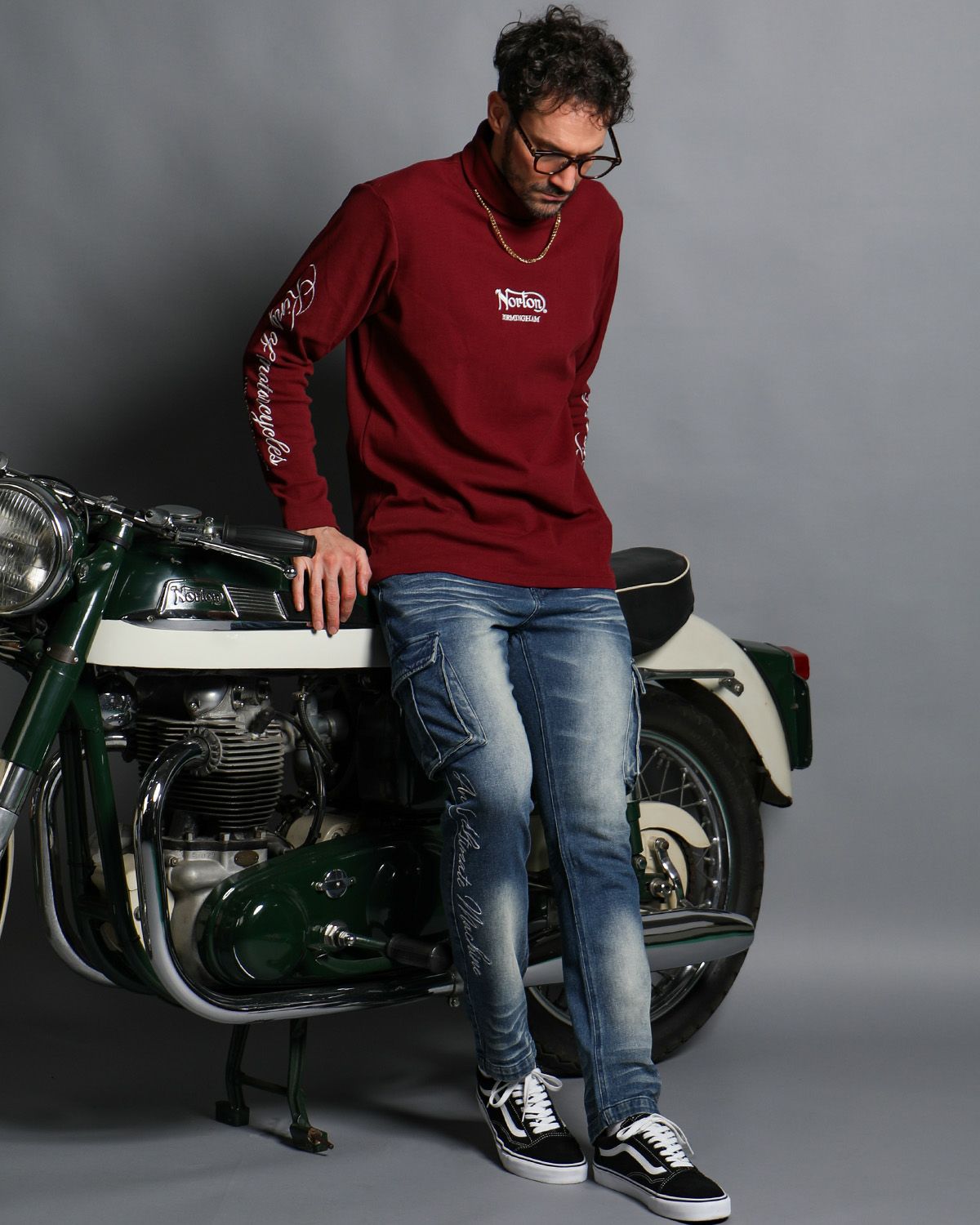 ダークレッド：186cm(XLサイズ着用)