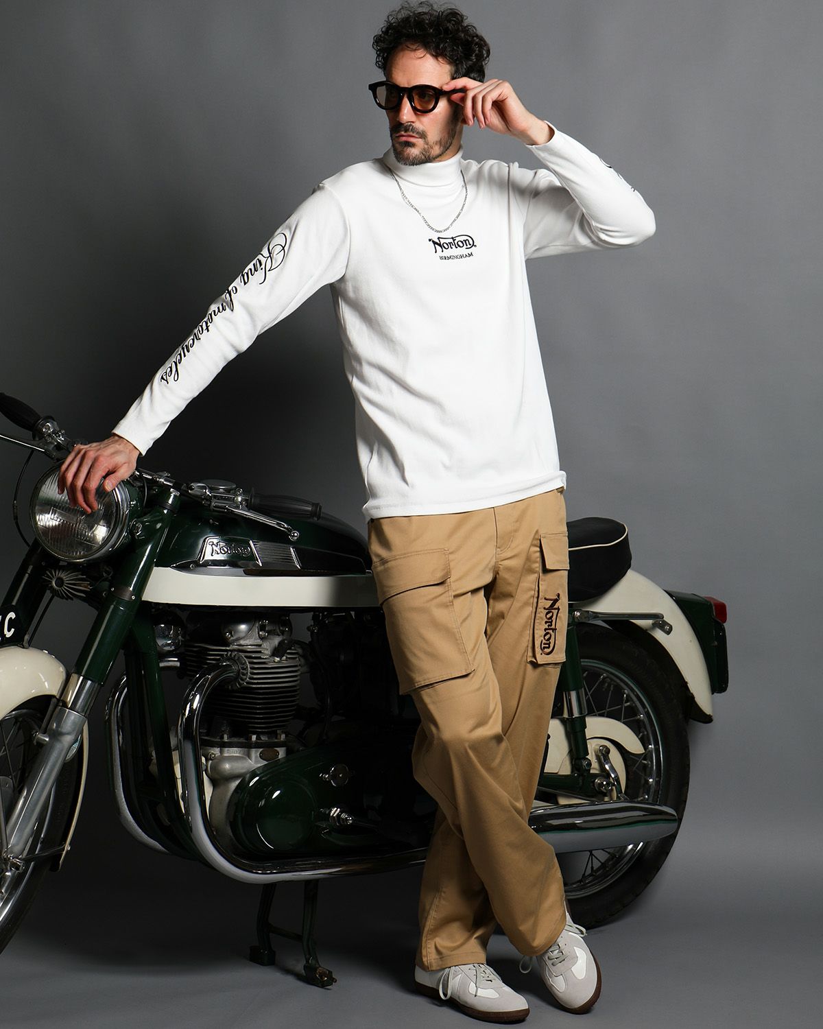 ホワイト：186cm(Lサイズ着用)