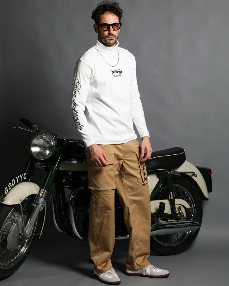 ホワイト：186cm(Lサイズ着用)