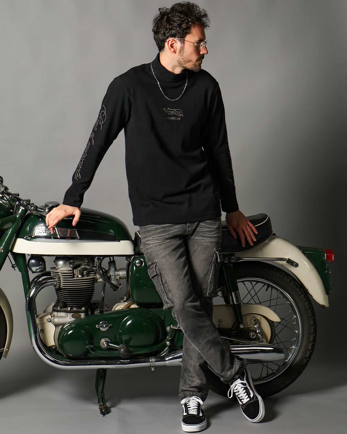 ブラック：186cm(XLサイズ着用)