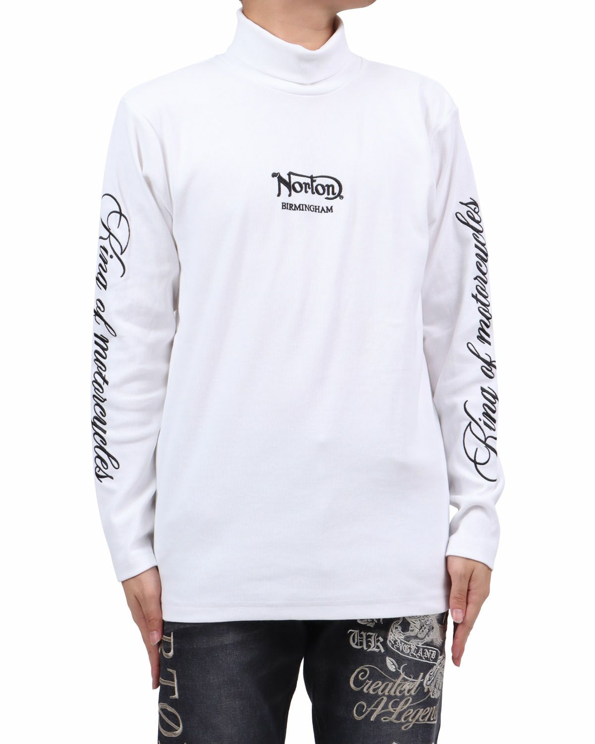 ホワイト：173cm63kg(Lサイズ着用)