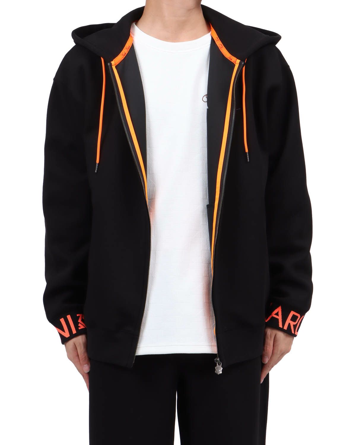 ブラック：173cm63kg(Lサイズ着用)