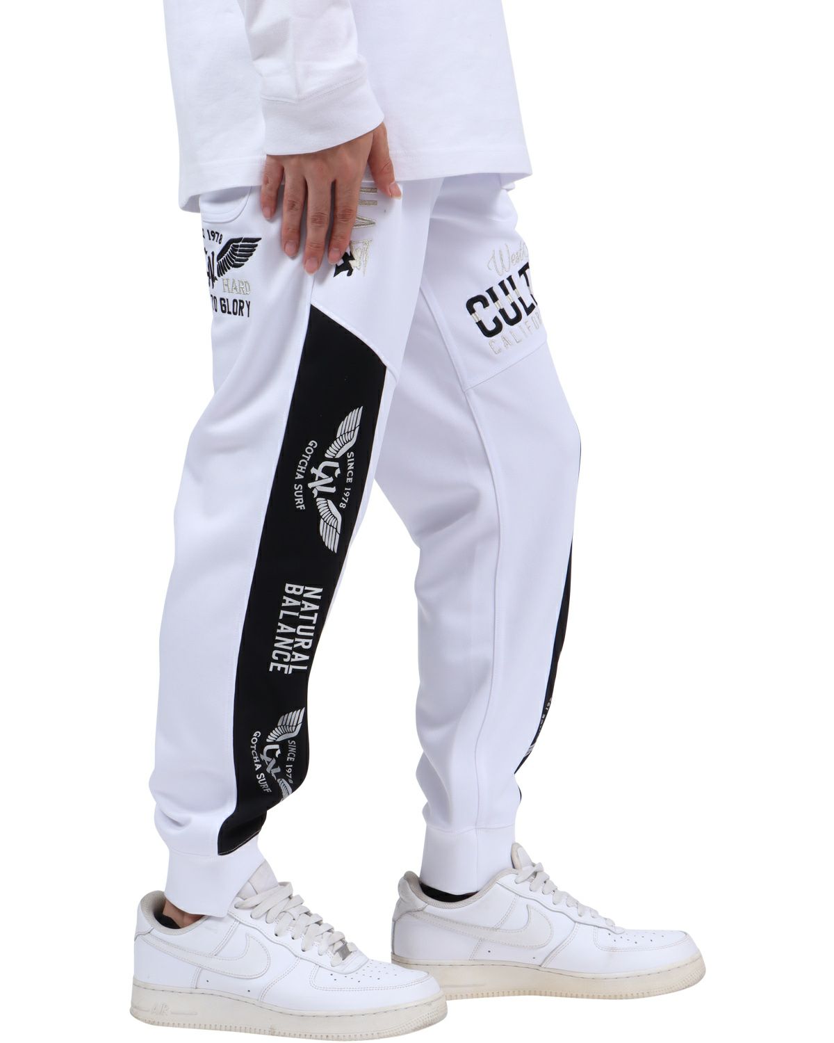 ホワイト：173cm63kg(Lサイズ着用)