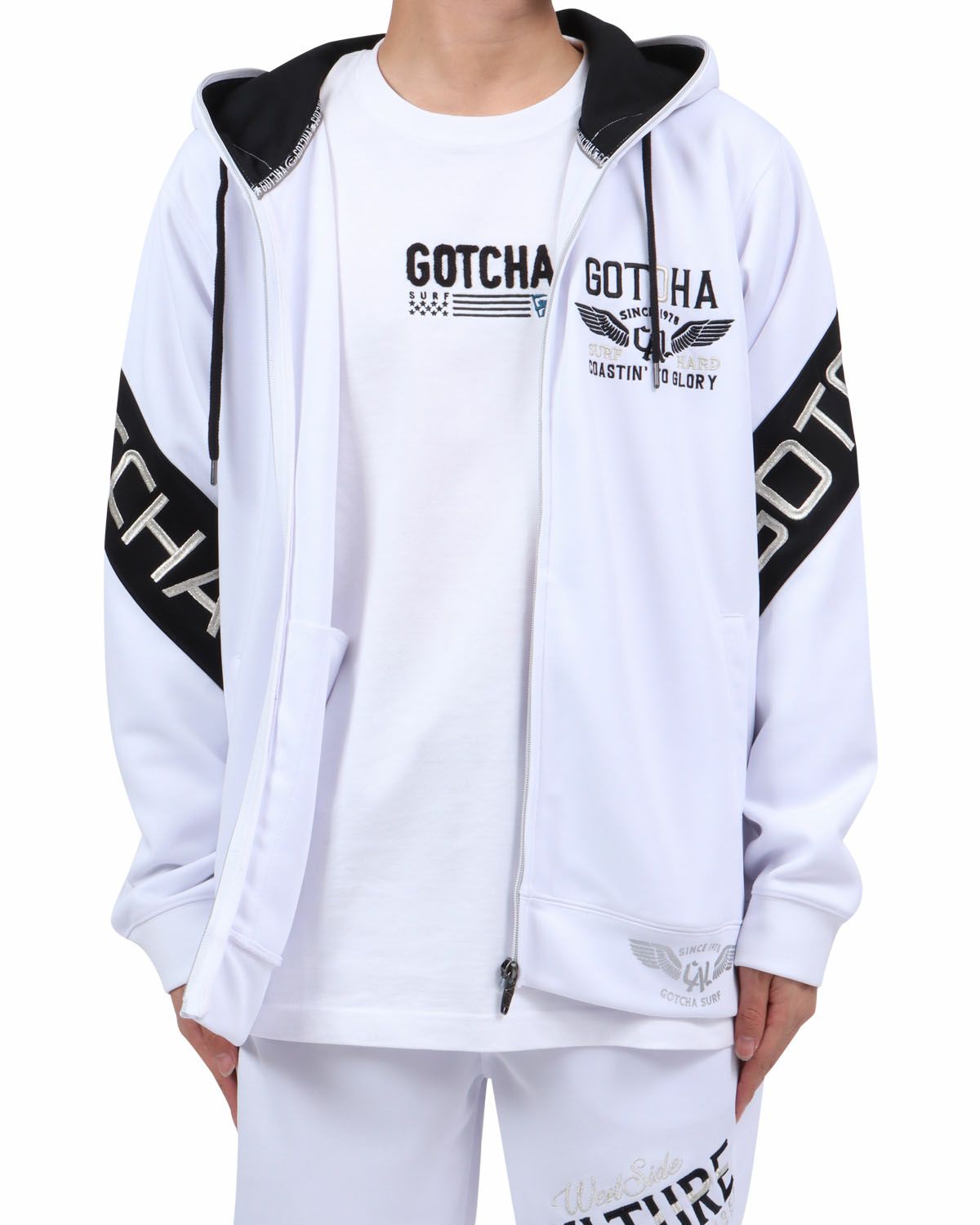 ホワイト：173cm63kg(Lサイズ着用)