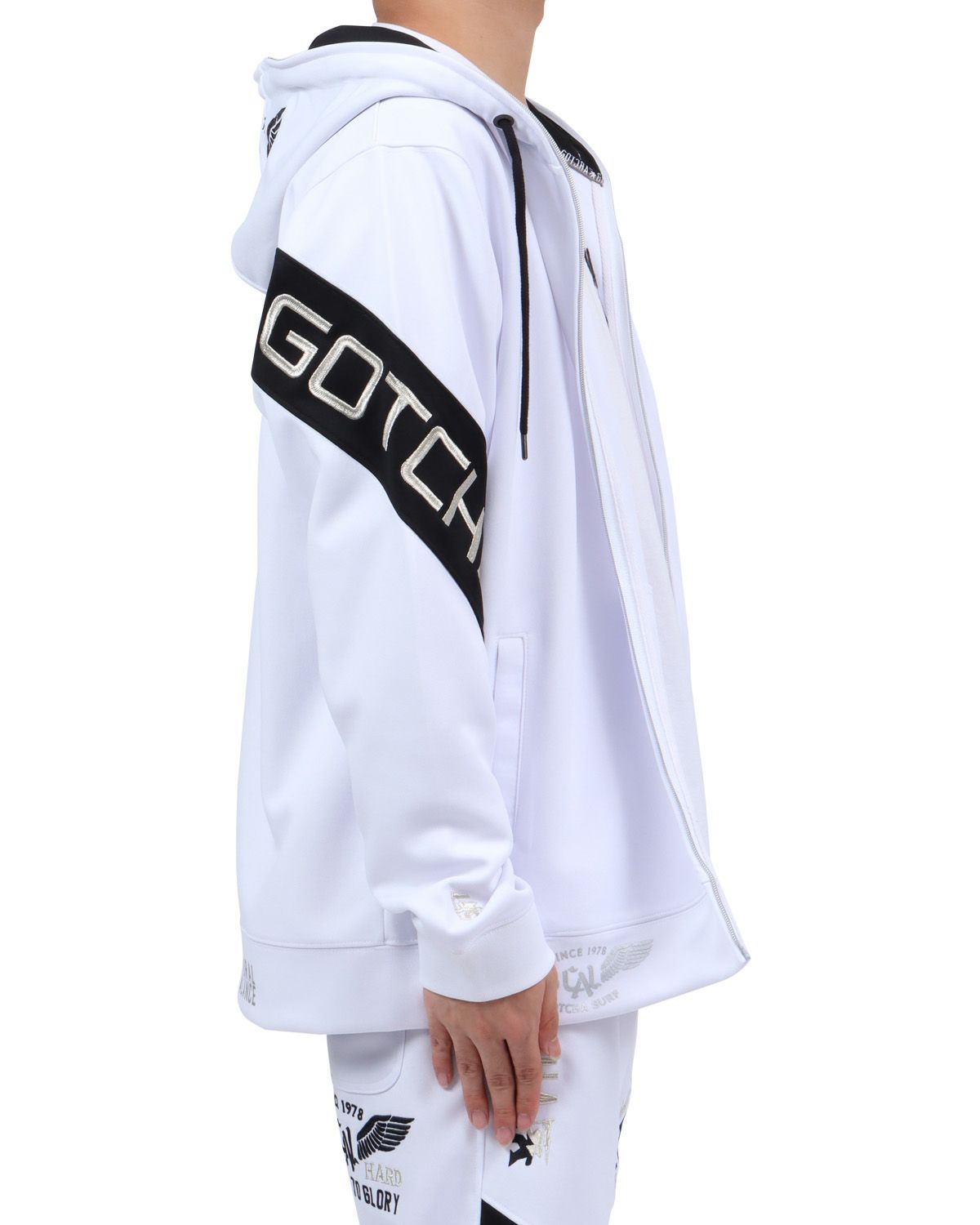 ホワイト：173cm63kg(Lサイズ着用)