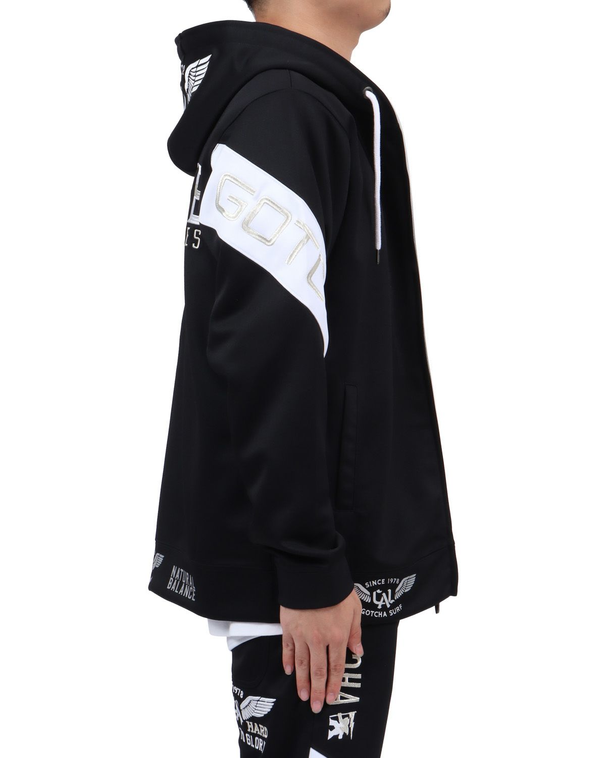 ブラック：173cm63kg(Lサイズ着用)