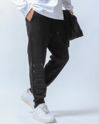 ブラック：180cm/70kg(Lサイズ着用)