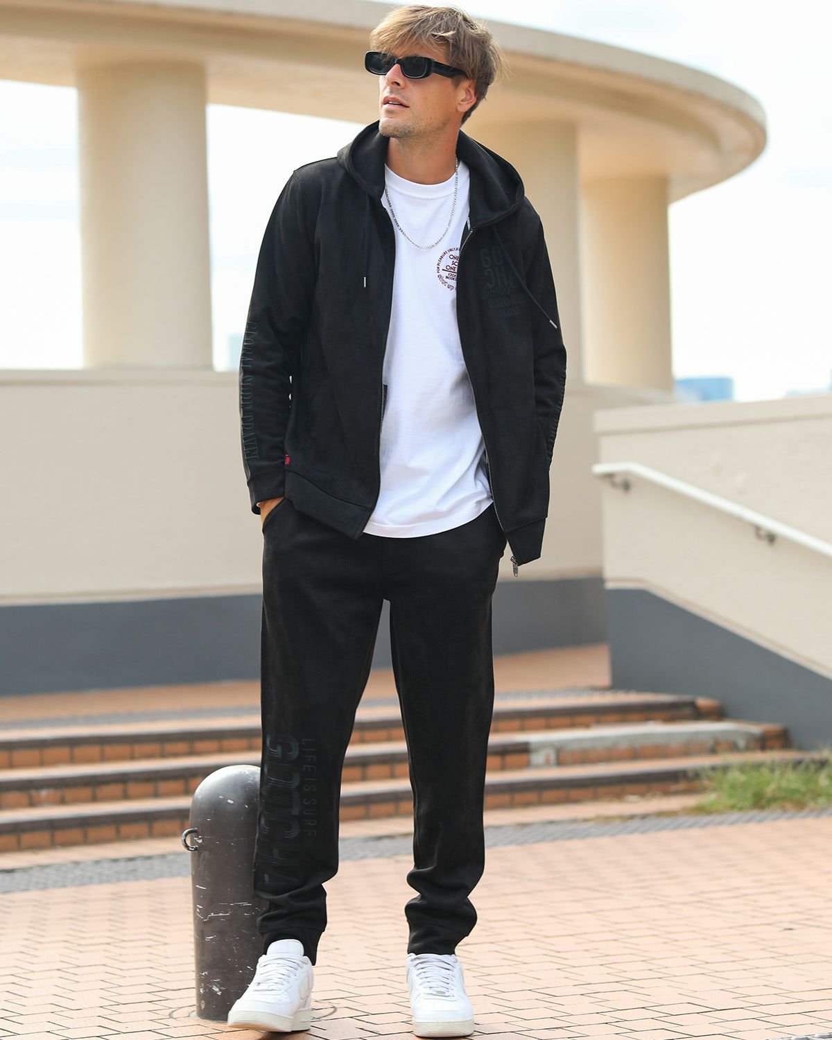 ブラック：183cm/70kg(Lサイズ着用)