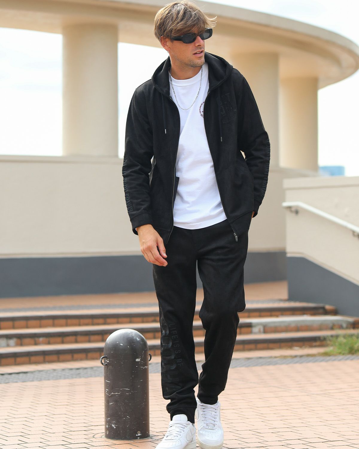 ブラック：183cm/70kg(Lサイズ着用)