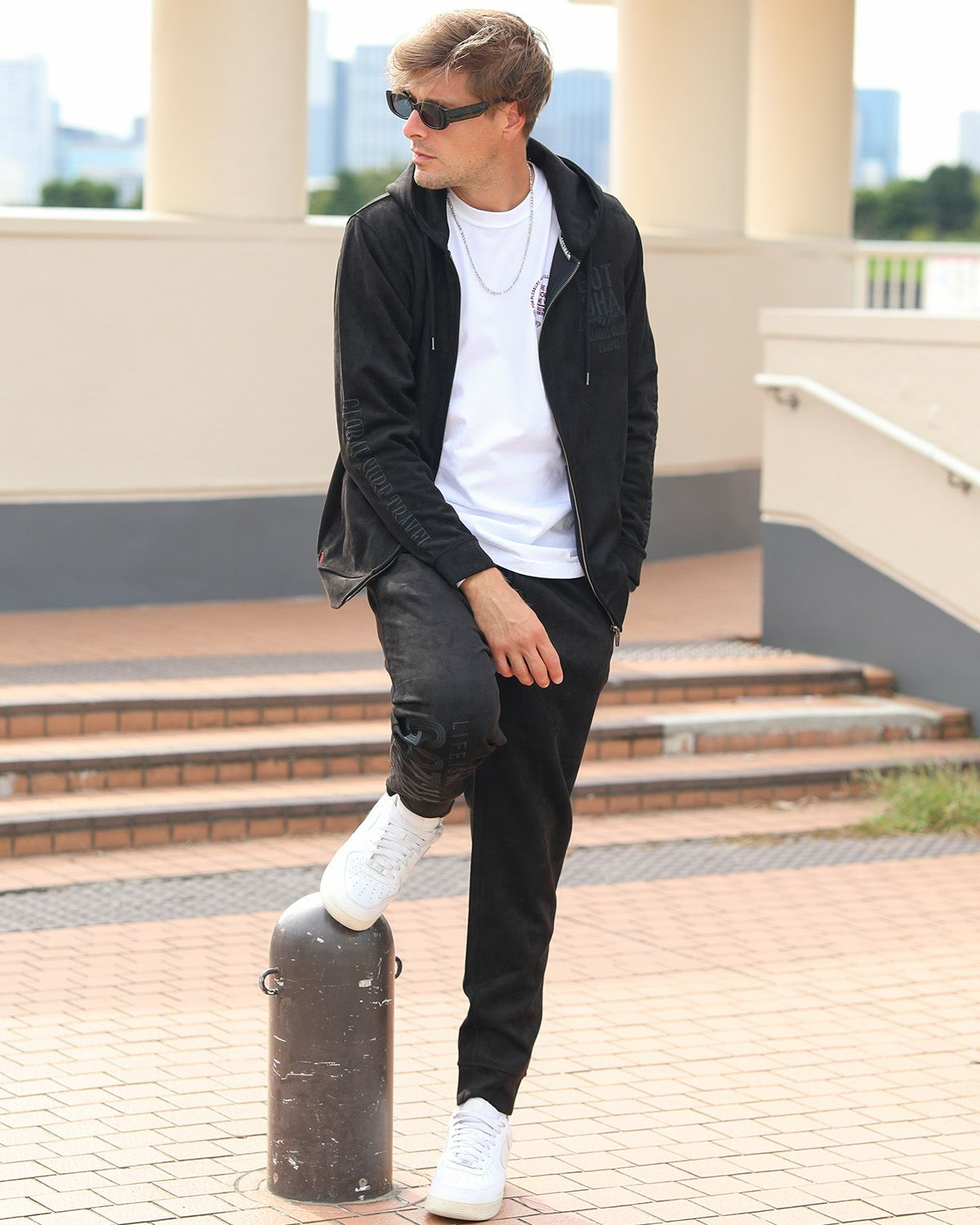 ブラック：183cm/70kg(Lサイズ着用)