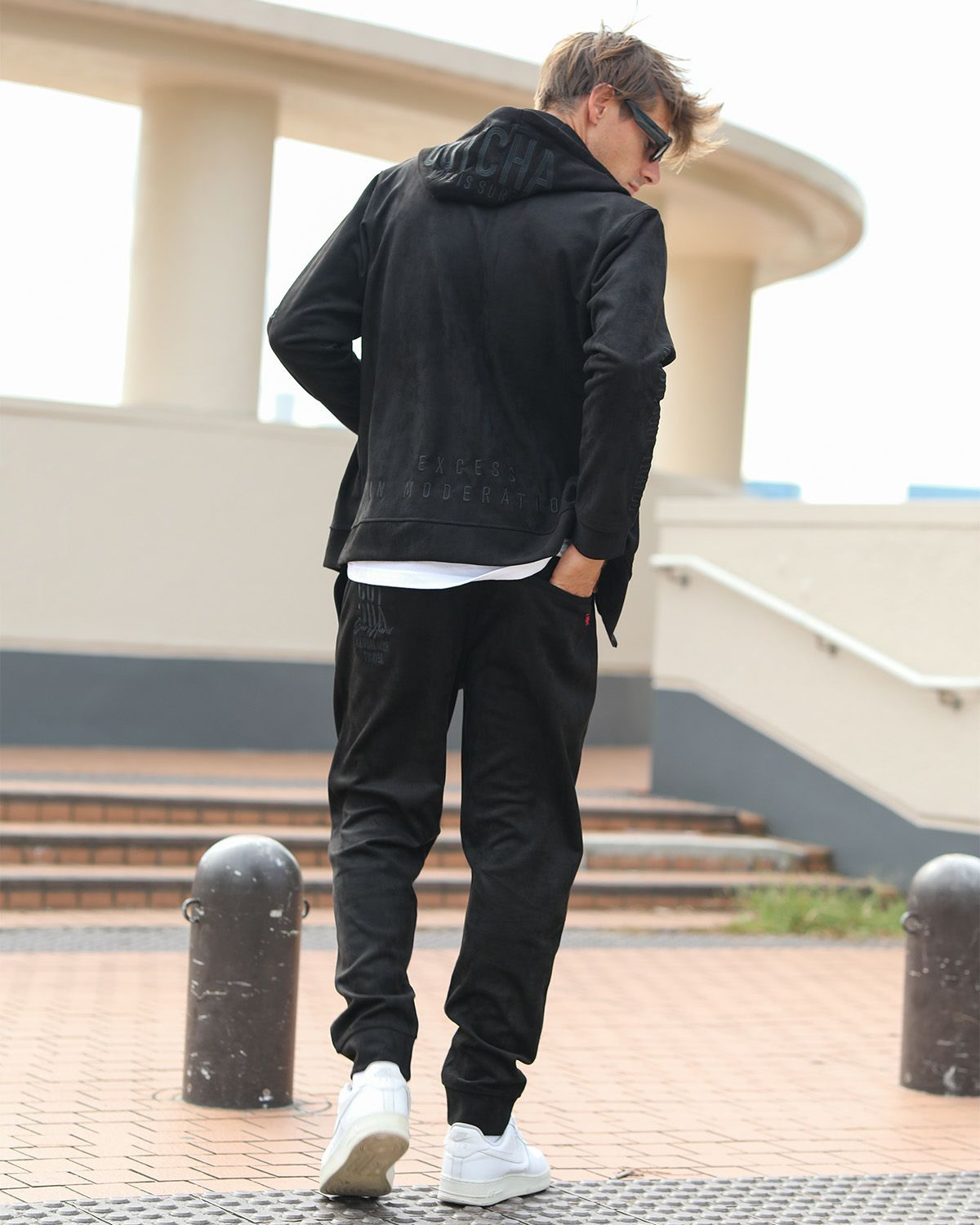 ブラック：183cm/70kg(Lサイズ着用)