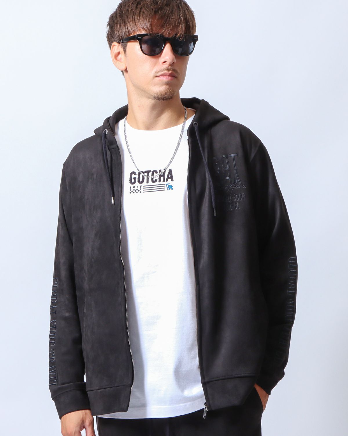 ブラック：180cm/70kg(Lサイズ着用)