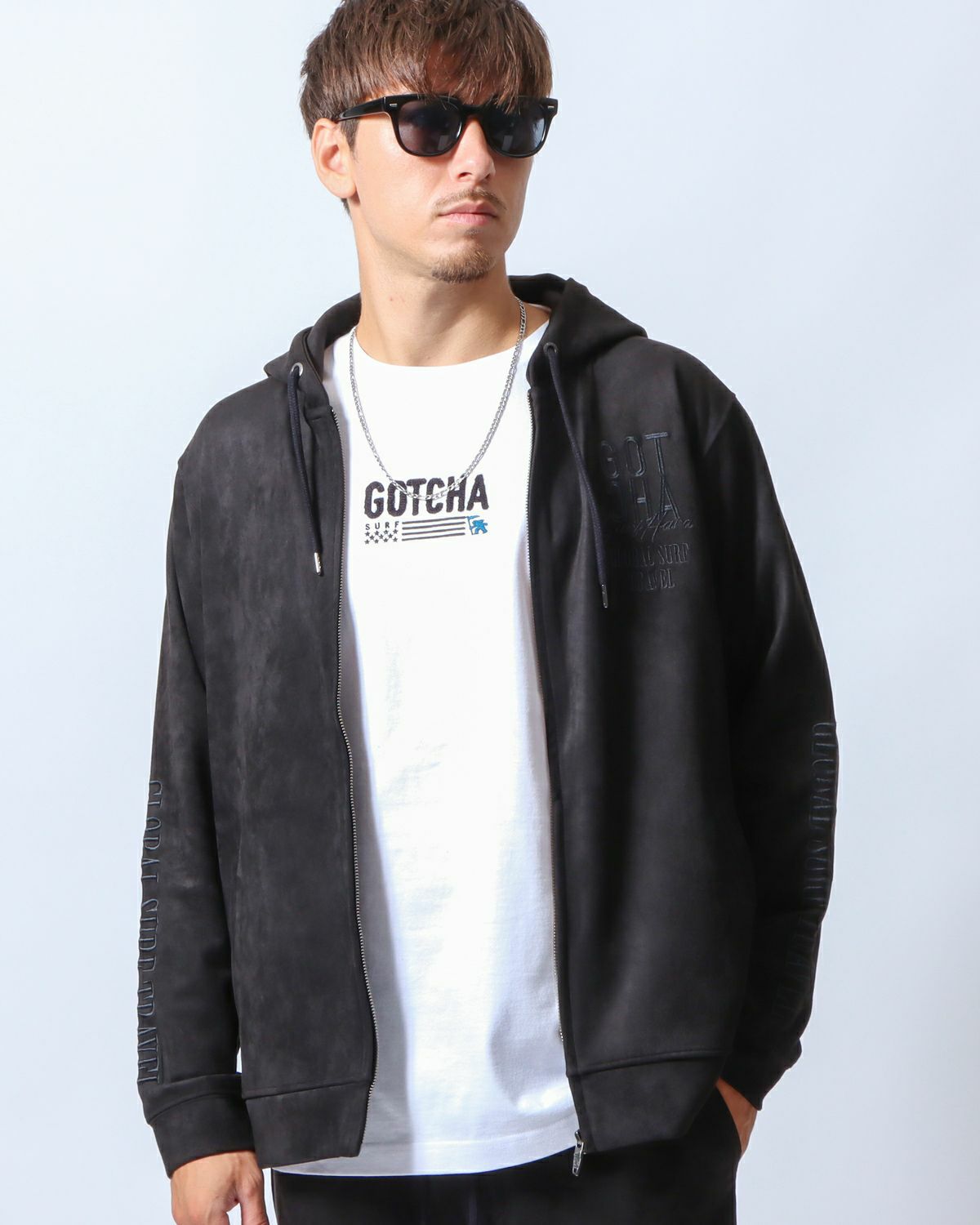 ブラック：180cm/70kg(Lサイズ着用)