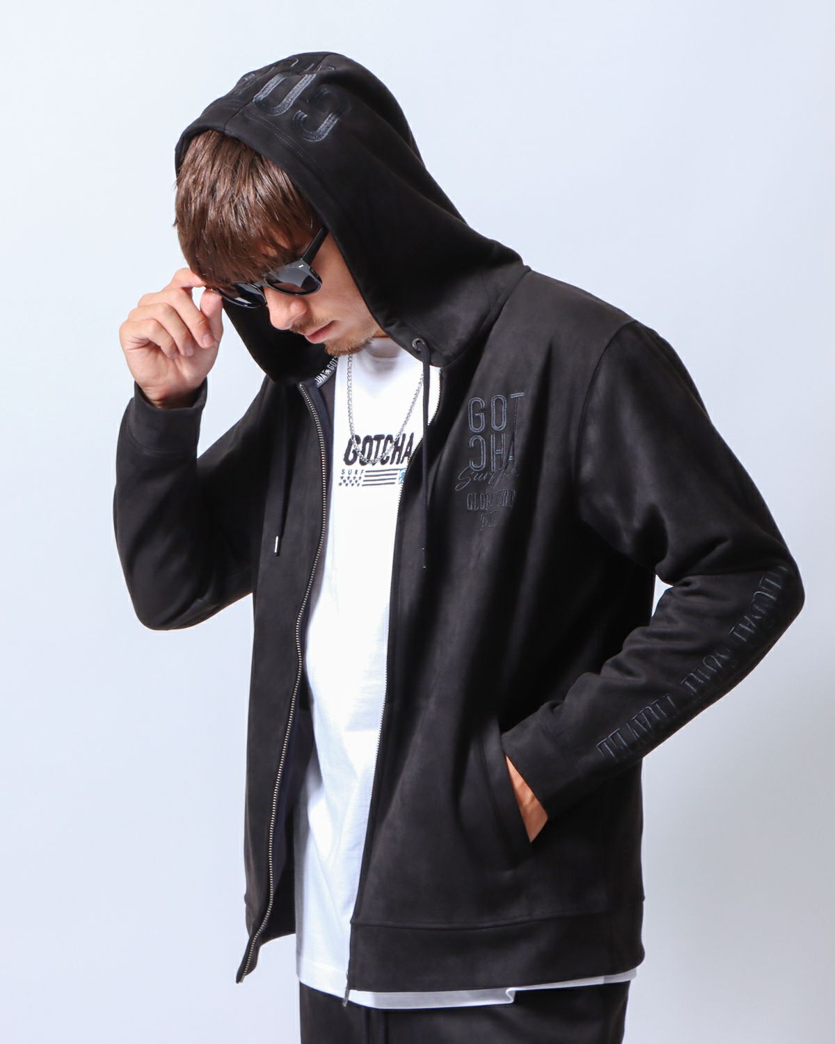 ブラック：180cm/70kg(Lサイズ着用)