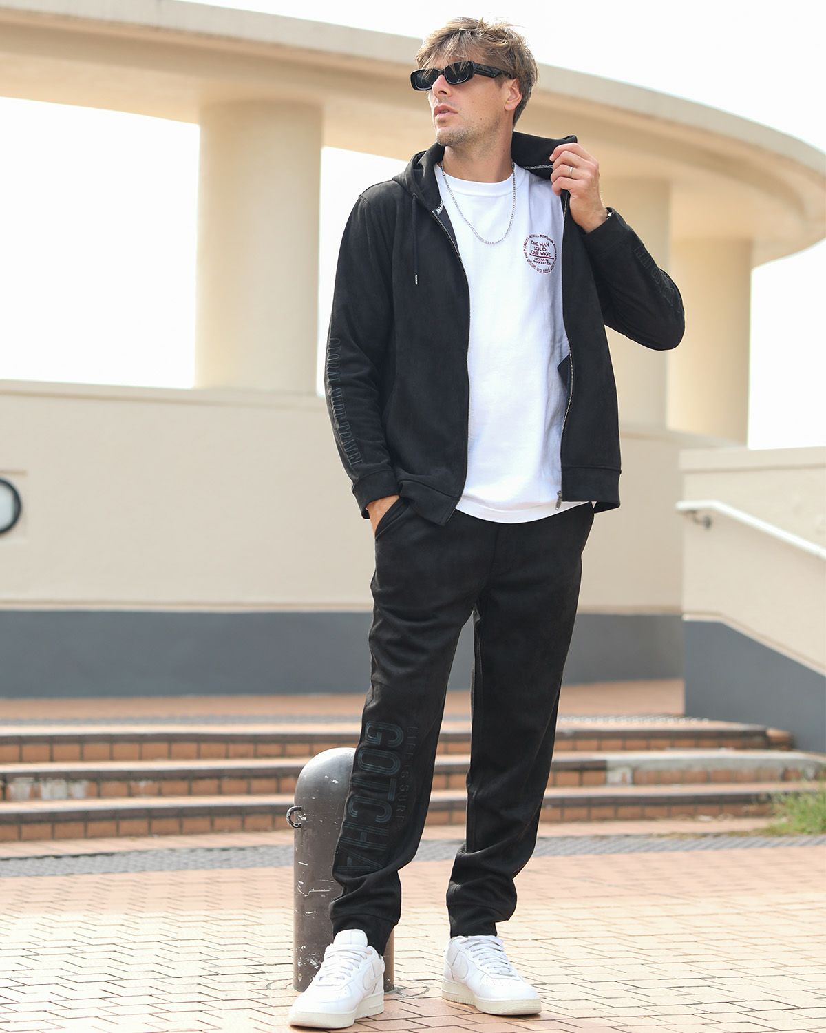 ブラック：183cm/70kg(Lサイズ着用)