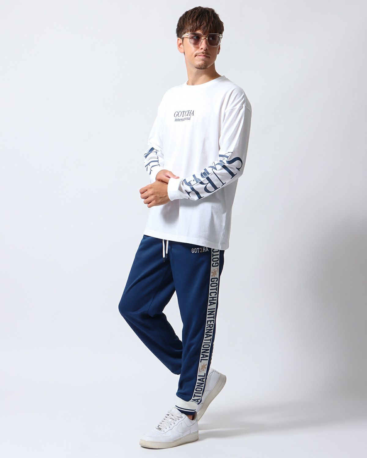 ホワイト：180cm/70kg(Lサイズ着用)