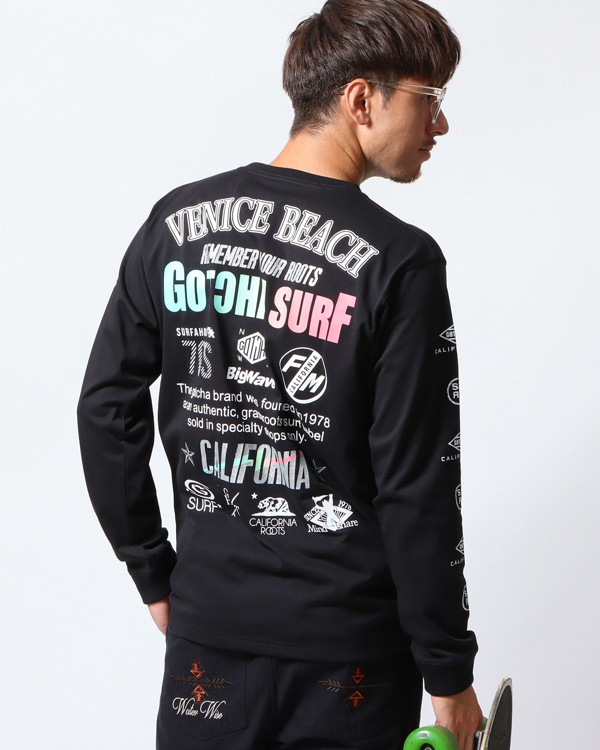 ブラック：180cm/70kg(Lサイズ着用)