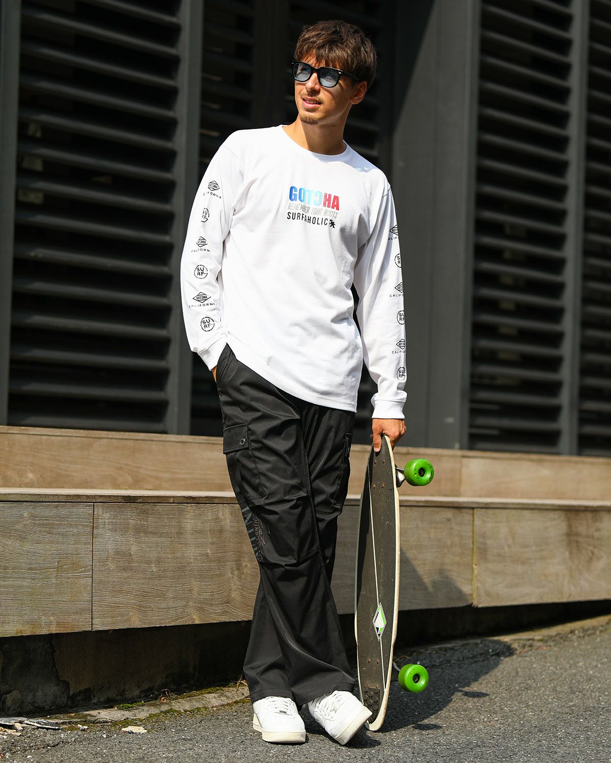 ホワイト：180cm/70kg(Lサイズ着用)