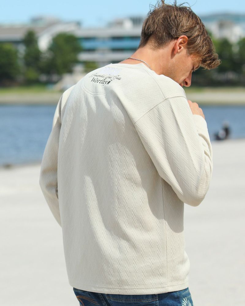 ベージュ：183cm/70kg(Lサイズ着用)