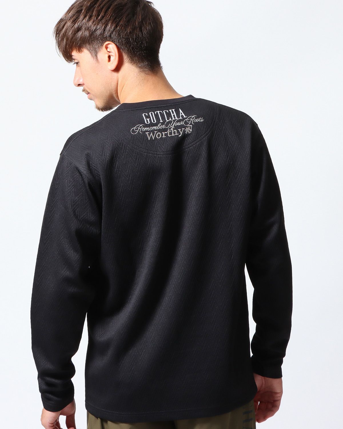 ブラック：180cm/70kg(Lサイズ着用)