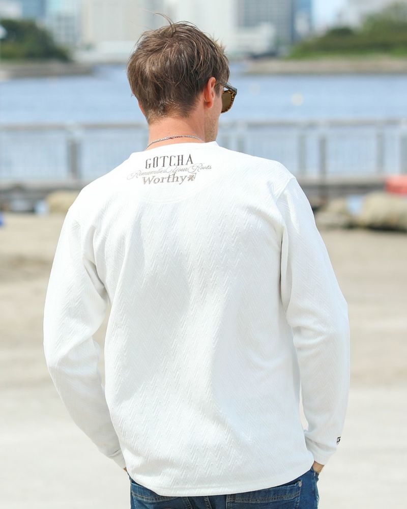 ホワイト：183cm/70kg(Lサイズ着用)