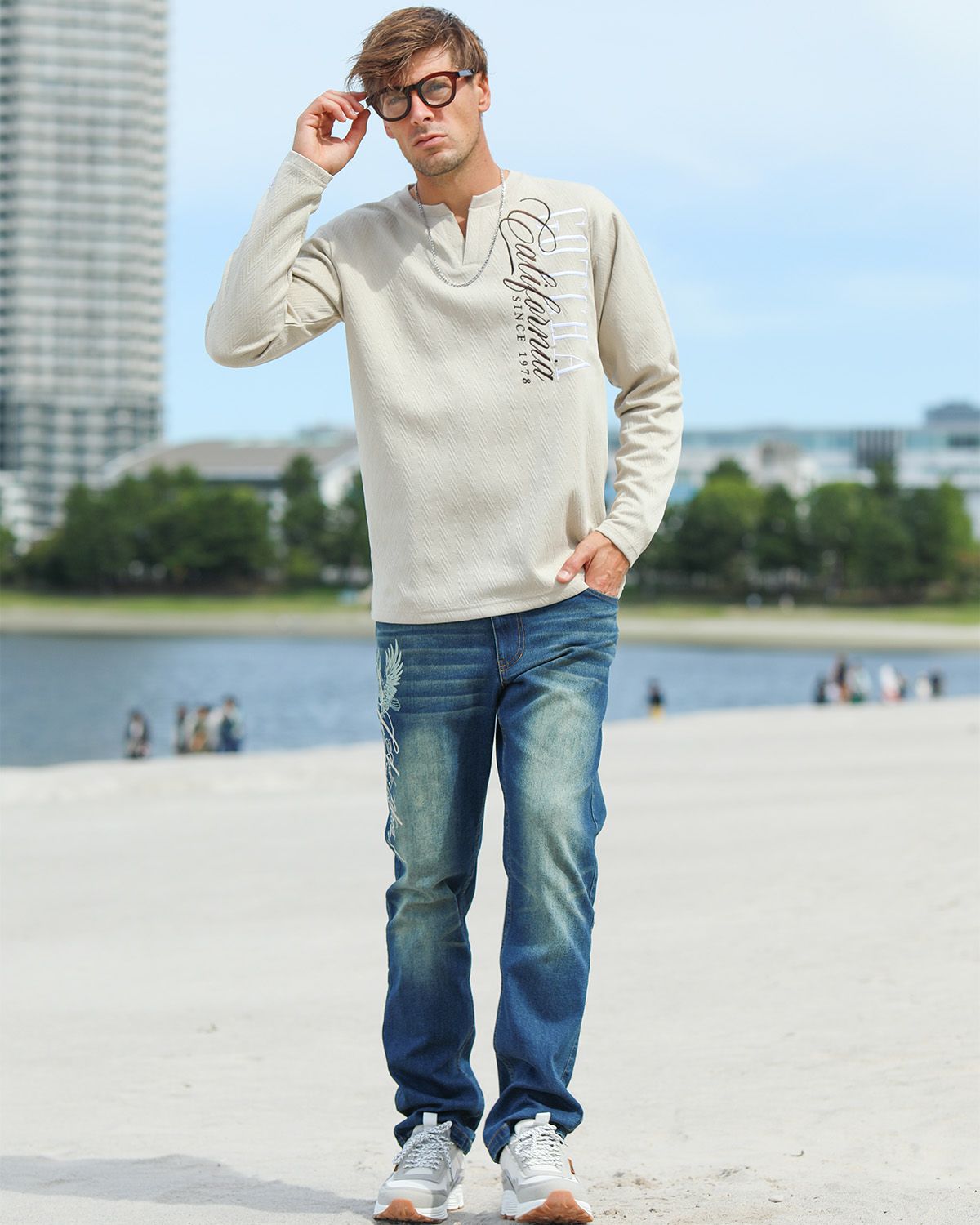 ベージュ：183cm/70kg(Lサイズ着用)