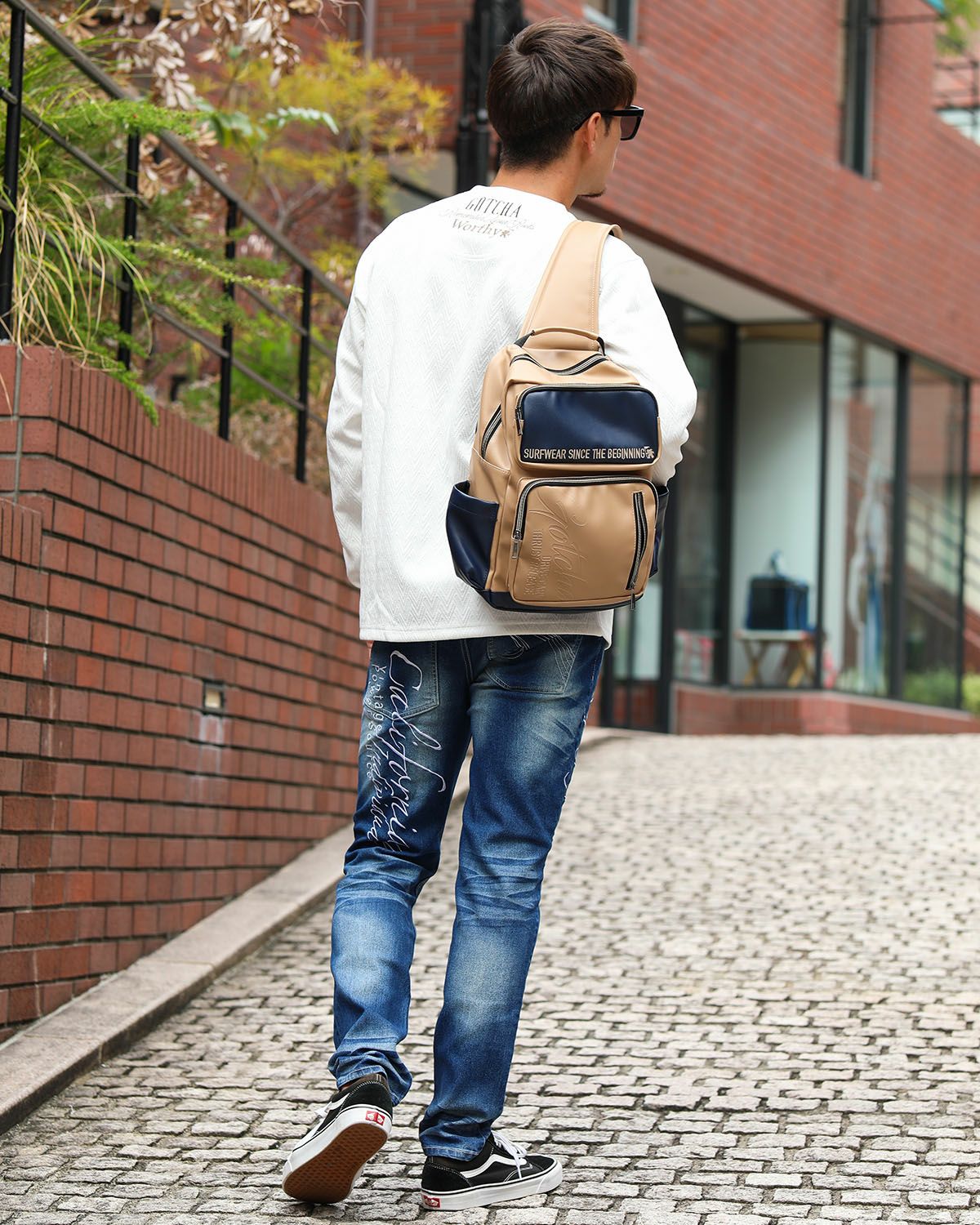 ホワイト：180cm/70kg(Lサイズ着用)