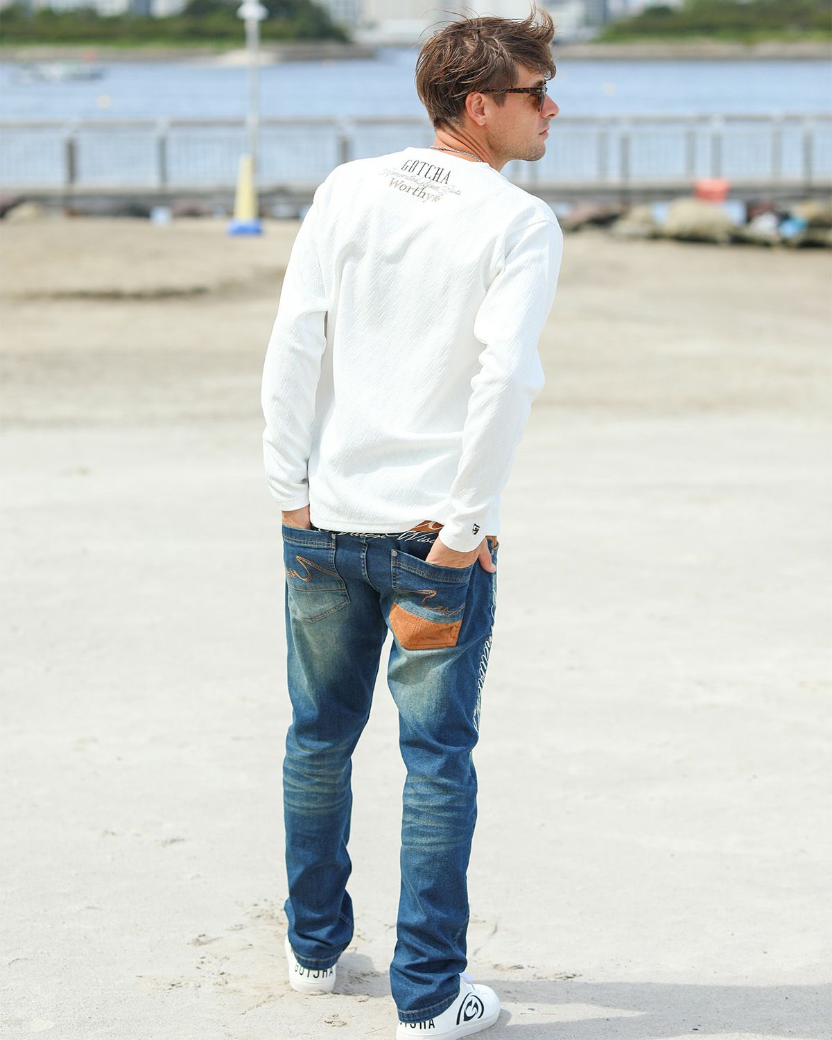 ホワイト：183cm/70kg(Lサイズ着用)