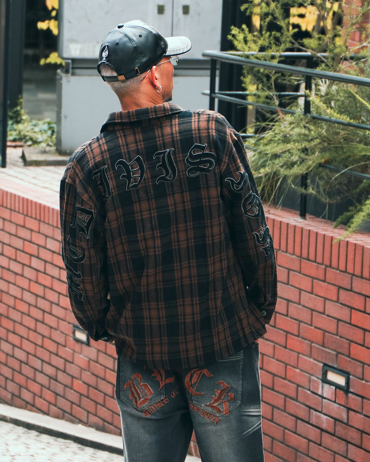 ブラウン:183cm(Lサイズ着用)