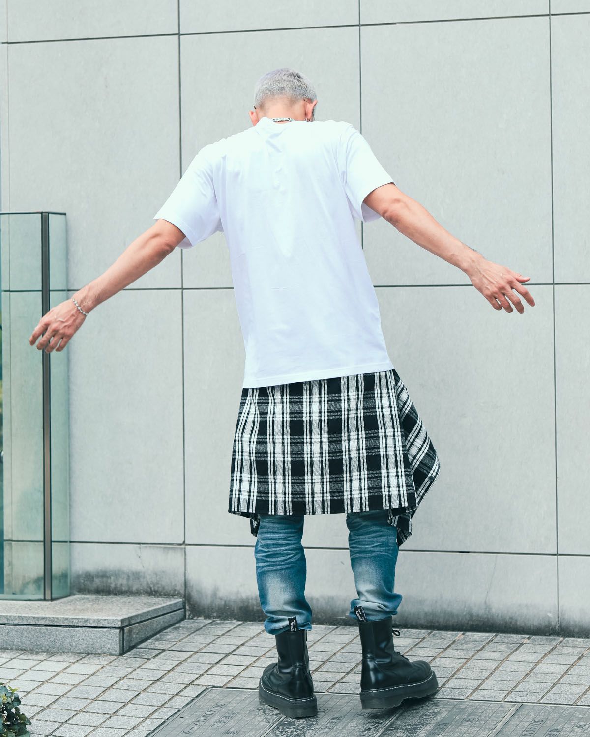 ホワイト:183cm(Lサイズ着用)