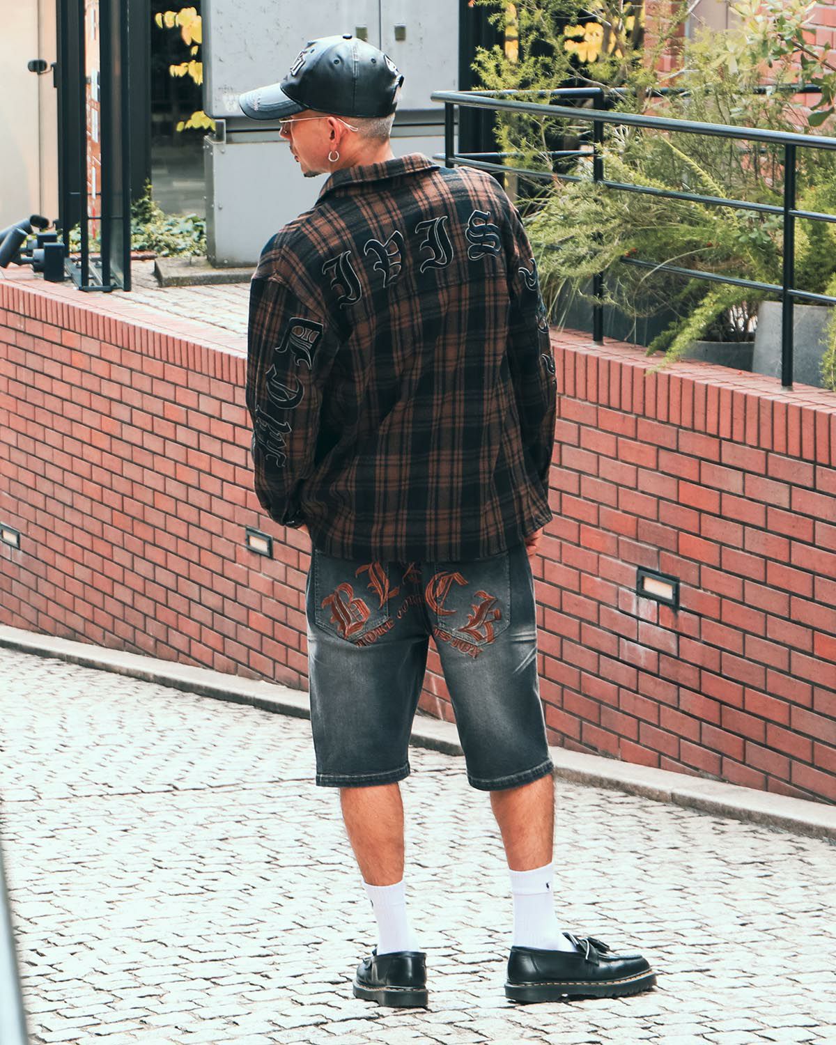 ブラウン:183cm(Lサイズ着用)