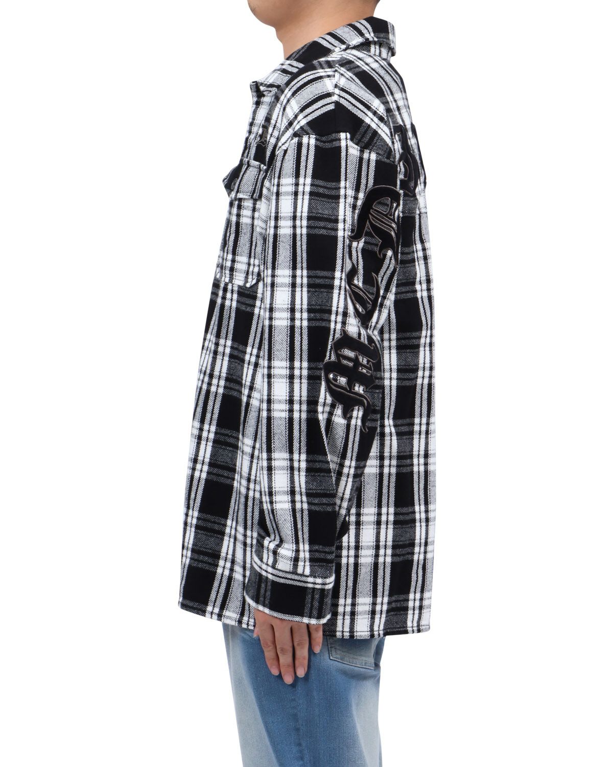 ホワイト：173cm63kg(Lサイズ着用)