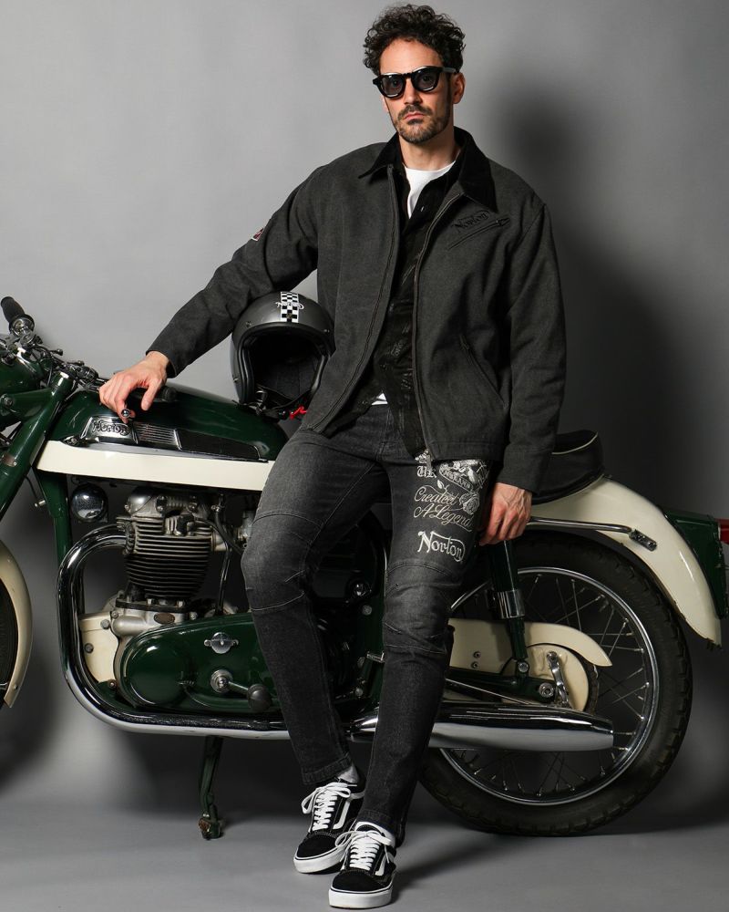 ブラック：186cm(XLサイズ着用)