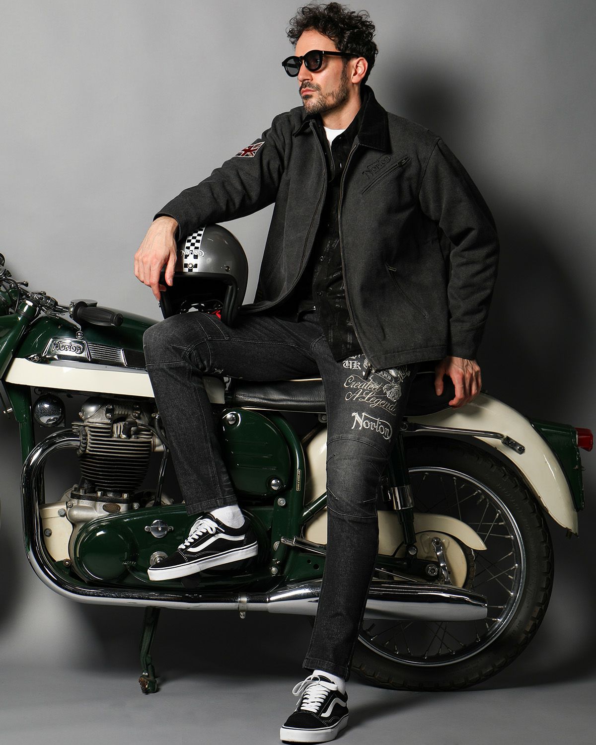 ブラック：186cm(XLサイズ着用)