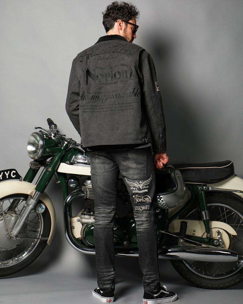 ブラック：186cm(XLサイズ着用)