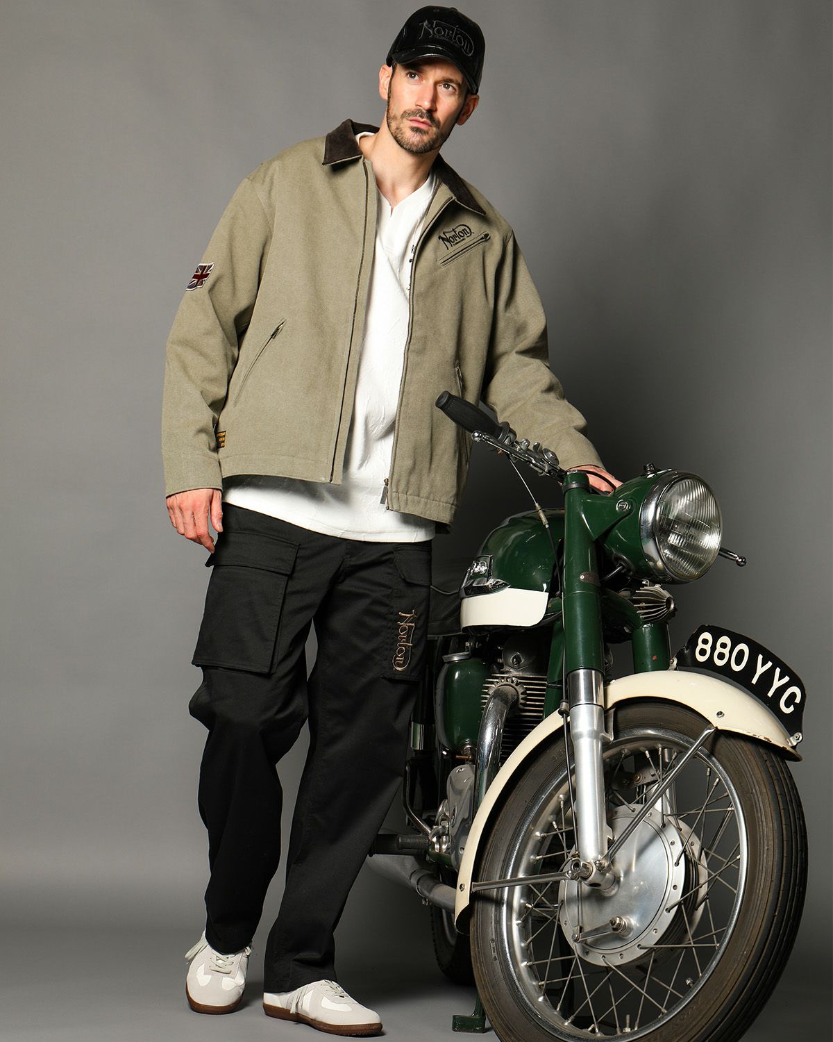 カーキ：186cm(XLサイズ着用)