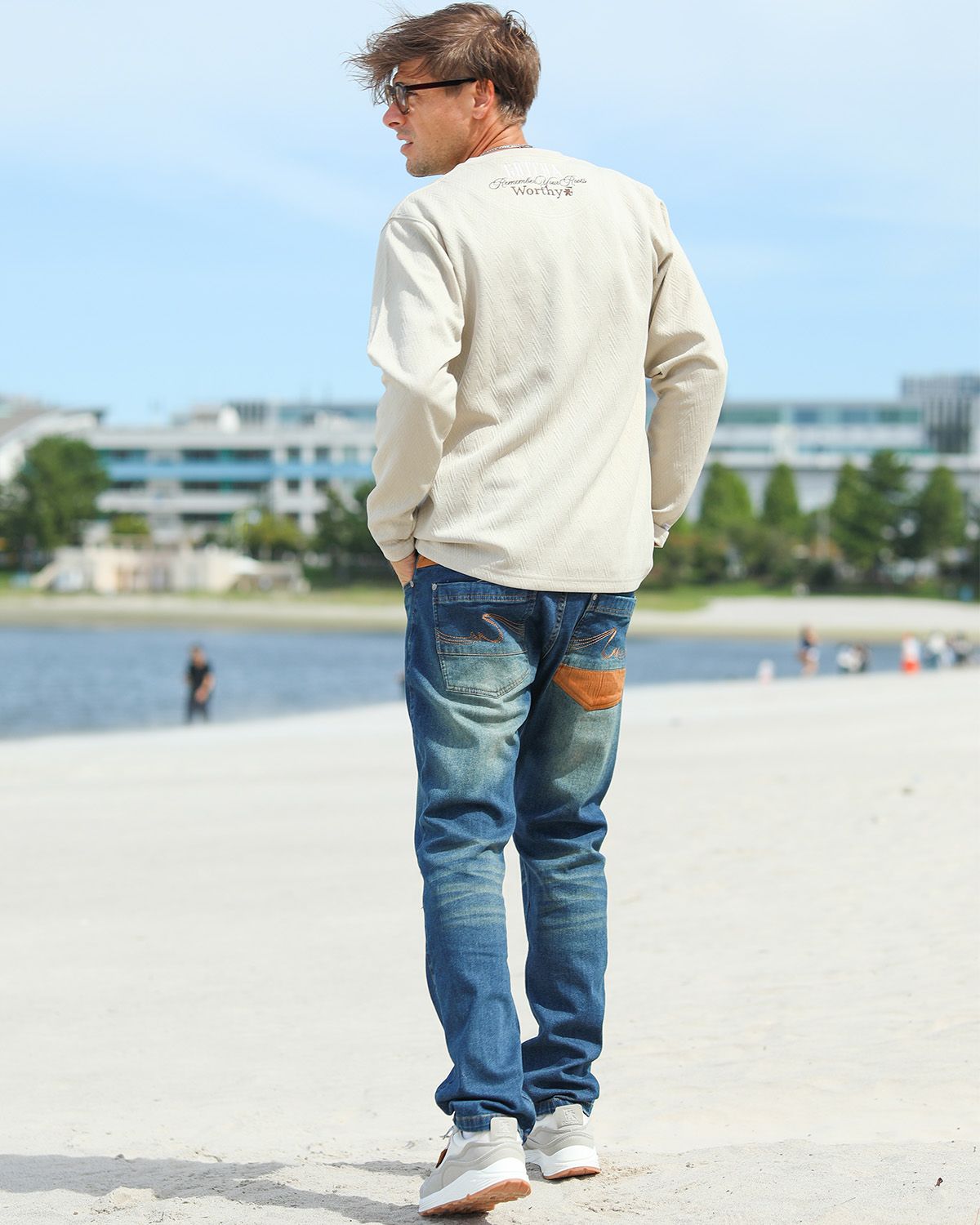 インディゴ：183cm/70kg(Lサイズ着用)