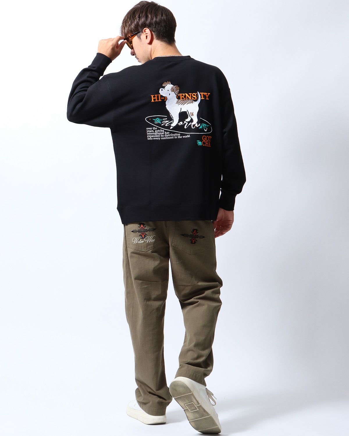 ブラック：180cm/70kg(Lサイズ着用)