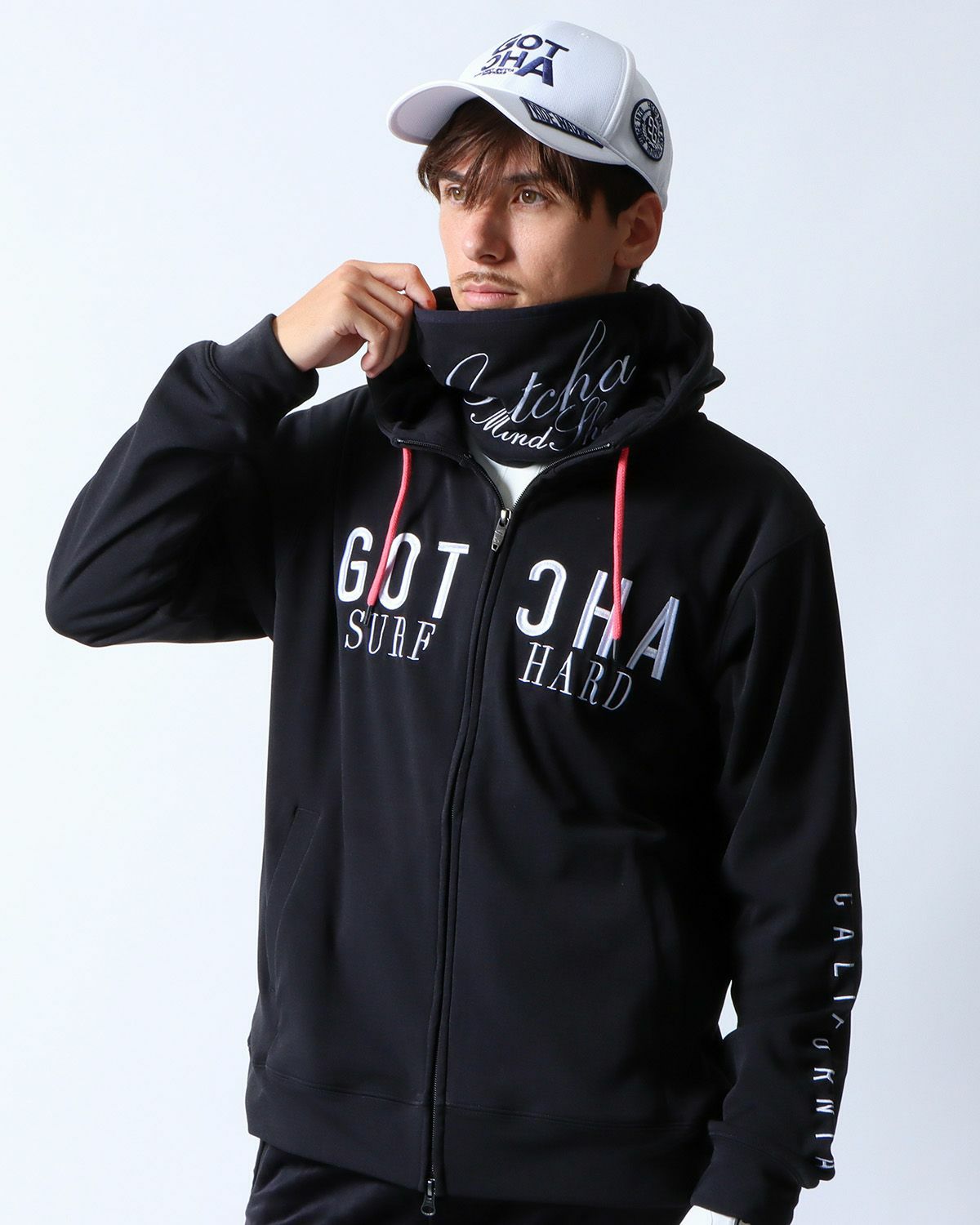 ブラック：180cm/70kg(Lサイズ着用)