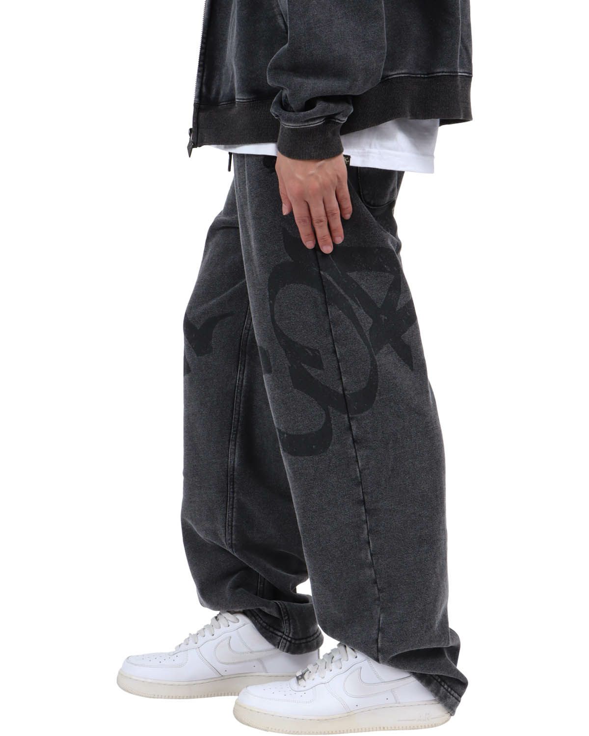 ブラック：174cm62kg(Lサイズ着用)