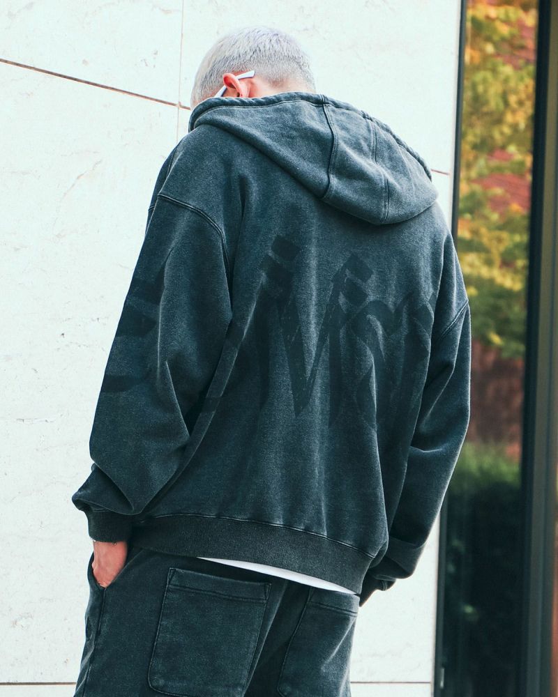 ブラック:183cm(Lサイズ着用)