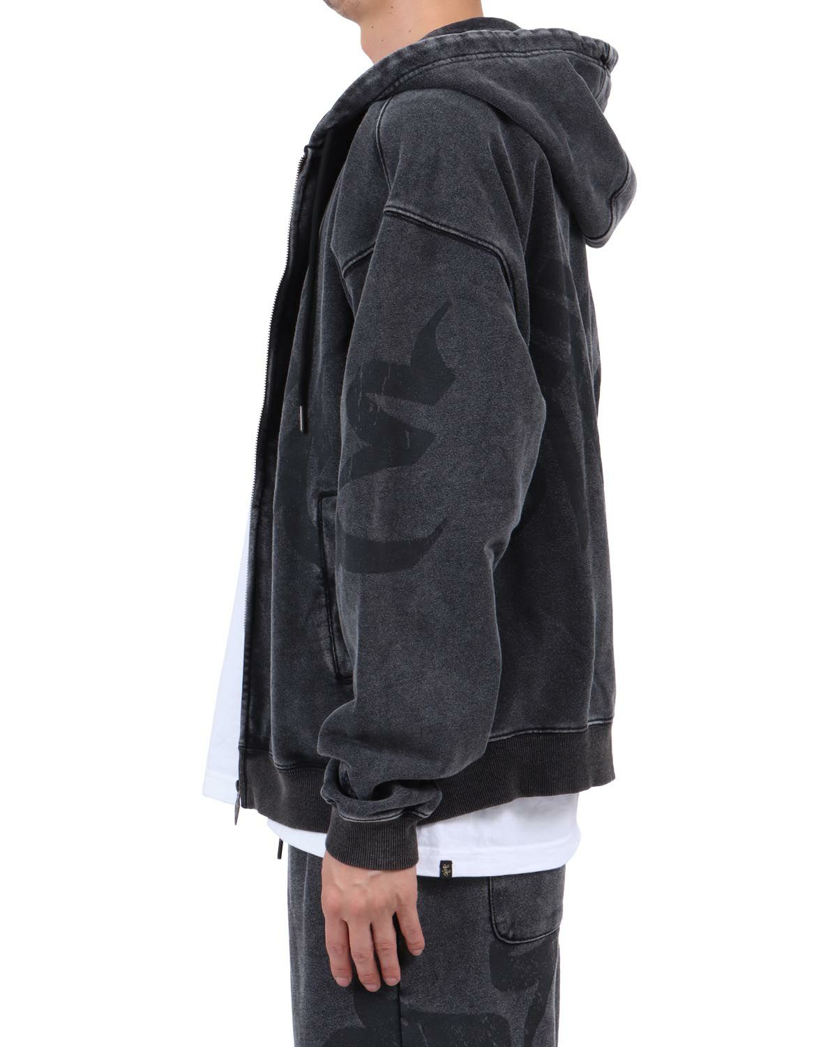 ブラック：174cm62kg(Lサイズ着用)