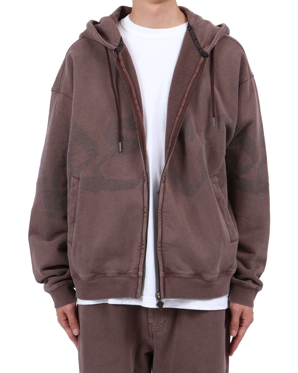 ブラウン：174cm62kg(Lサイズ着用)