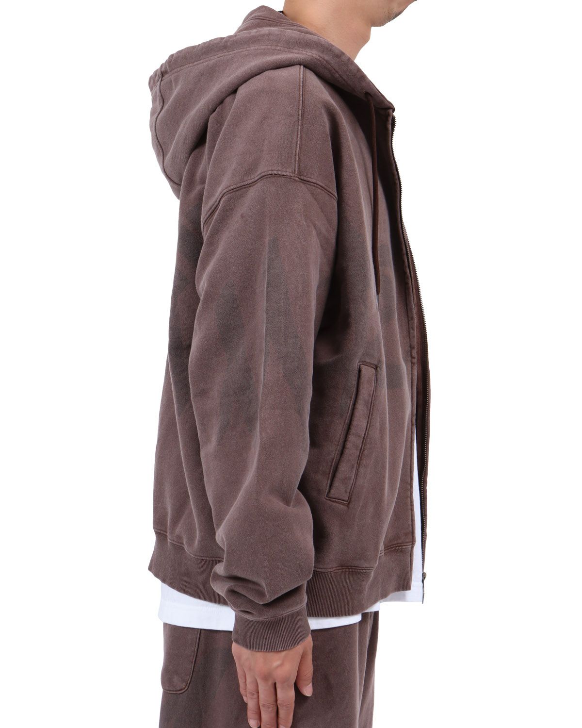 ブラウン：174cm62kg(Lサイズ着用)