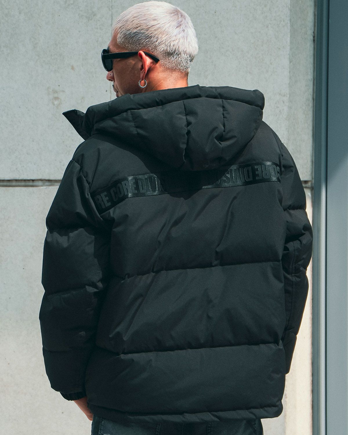 ブラック:183cm(XLサイズ着用)