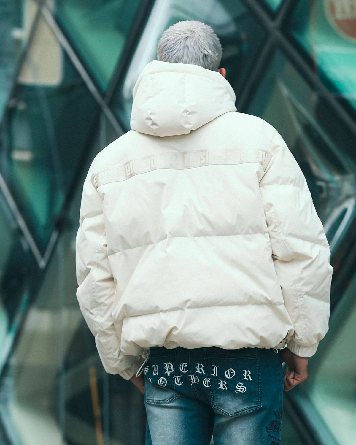 オフホワイト:183cm(XLサイズ着用)