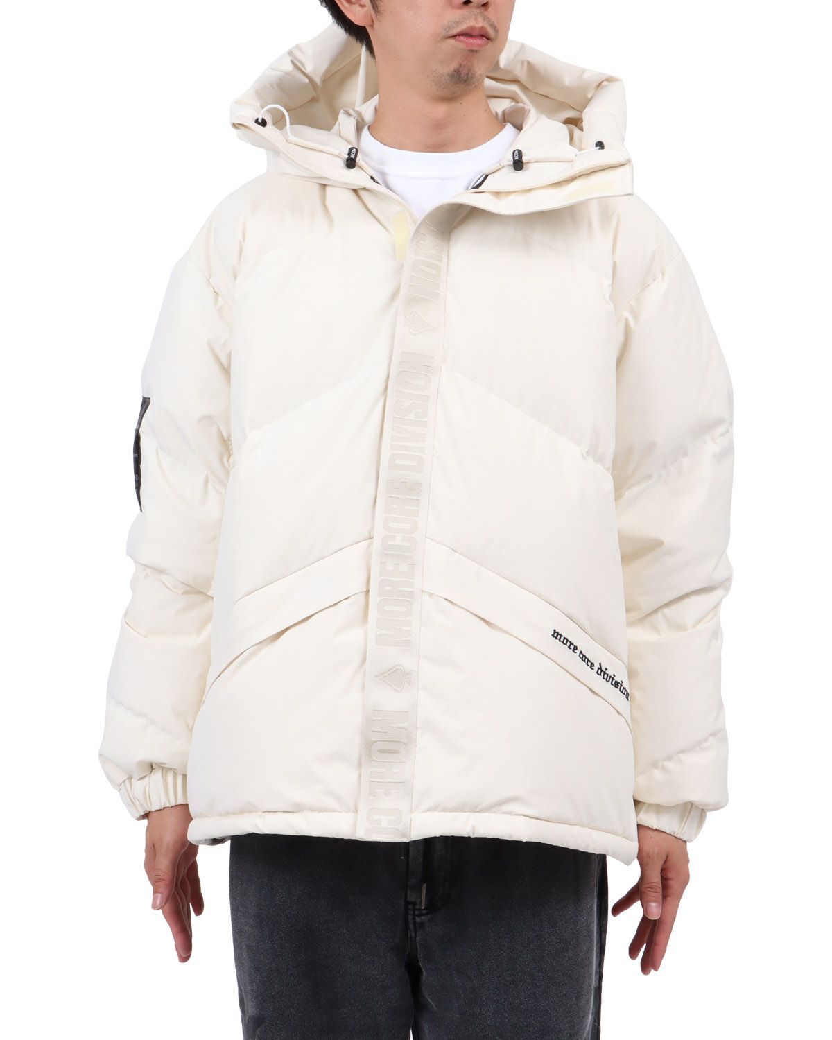 オフホワイト：174cm62kg(Lサイズ着用)